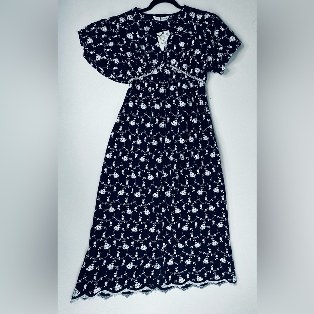 NWT Zara Embroidered Flutter Sleeve Button Down Midi Dresss Size Small - Picture 7 of 12